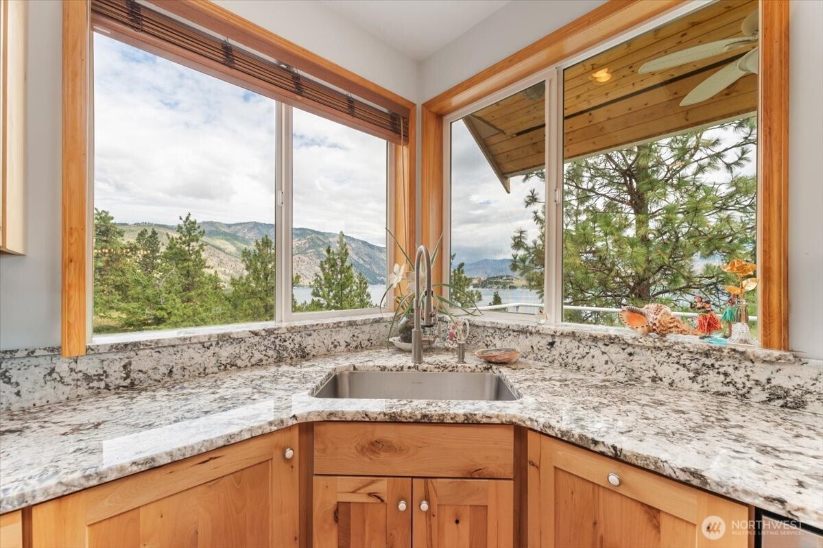 7371 Ridgeview Drive Chelan, WA 98816 - Photo 13 of 40