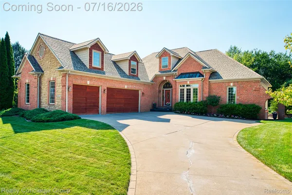 $675,000 | 16366 Carrie Lane, Fenton, MI 48430