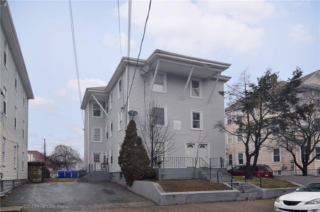 199 Sisson Street Pawtucket, RI 02860 - Photo 3 of 33 Gallery Image 3