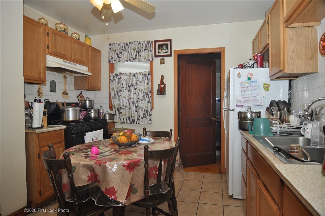 199 Sisson Street Pawtucket, RI 02860 - Photo 4 of 33 Gallery Image 4