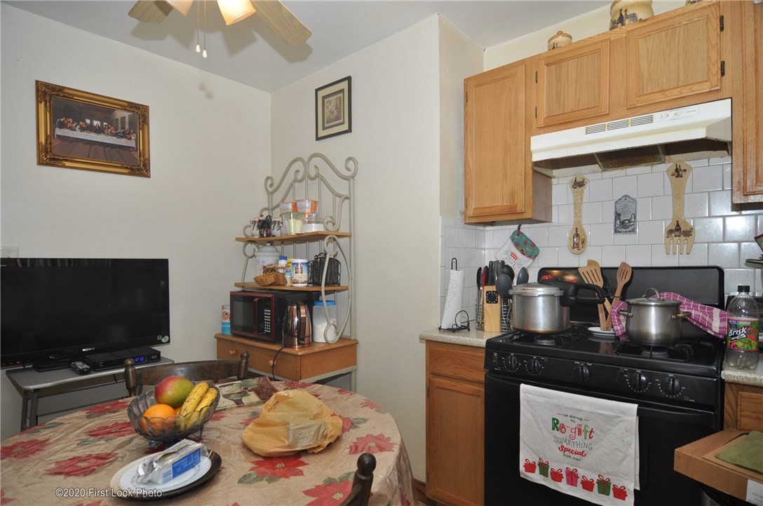199 Sisson Street Pawtucket, RI 02860 - Photo 5 of 33 Gallery Image 5