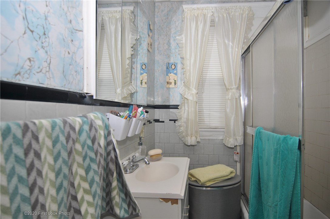 199 Sisson Street Pawtucket, RI 02860 - Photo 10 of 33 Gallery Image 10