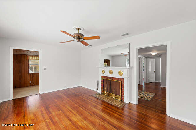 1656 Charon Road Jacksonville, FL 32205 - Photo 5 of 19 Living area 2