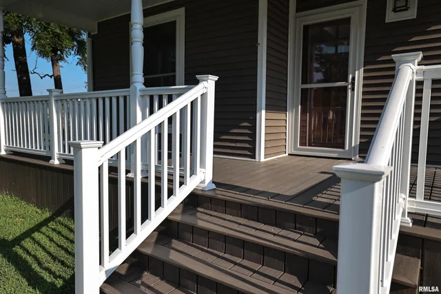 $255,000 | 220 East Fayette Street, Pittsfield, IL 62363