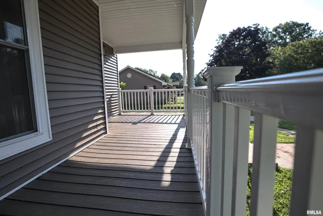 $255,000 | 220 East Fayette Street, Pittsfield, IL 62363