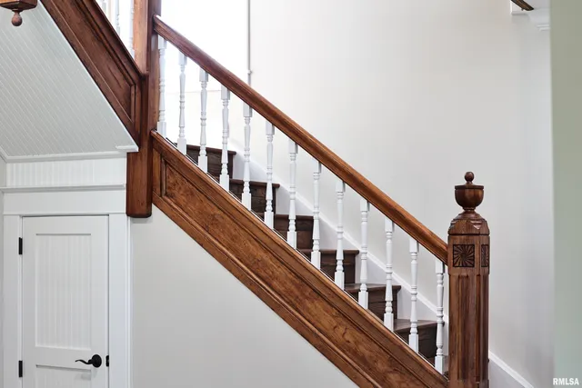 $255,000 | 220 East Fayette Street, Pittsfield, IL 62363