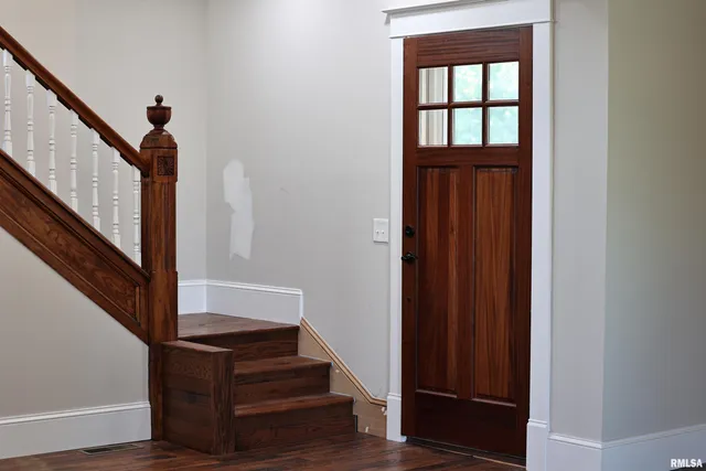 $255,000 | 220 East Fayette Street, Pittsfield, IL 62363