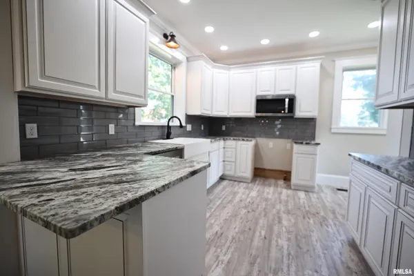 $239,000 | 220 East Fayette Street, Pittsfield, IL 62363