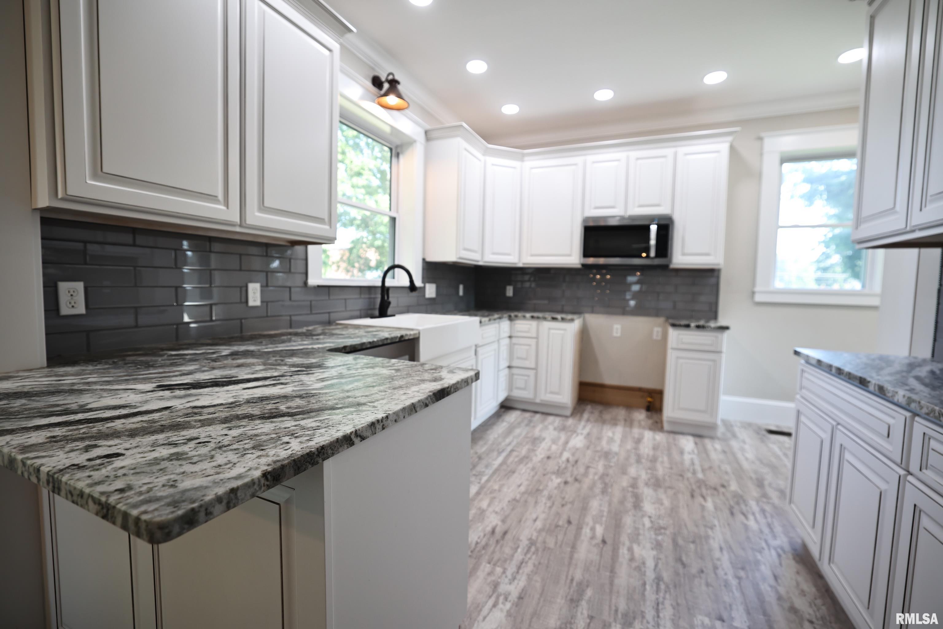 220 East Fayette Street Pittsfield, IL 62363 - Photo 3 of 75