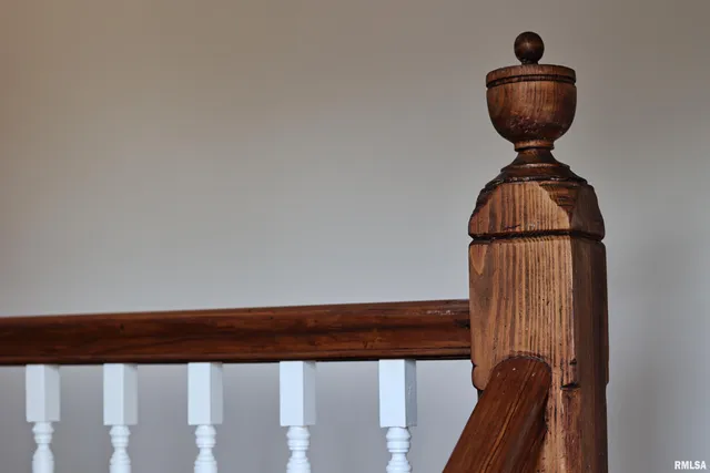 $255,000 | 220 East Fayette Street, Pittsfield, IL 62363