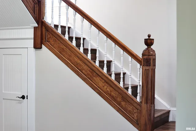 $255,000 | 220 East Fayette Street, Pittsfield, IL 62363