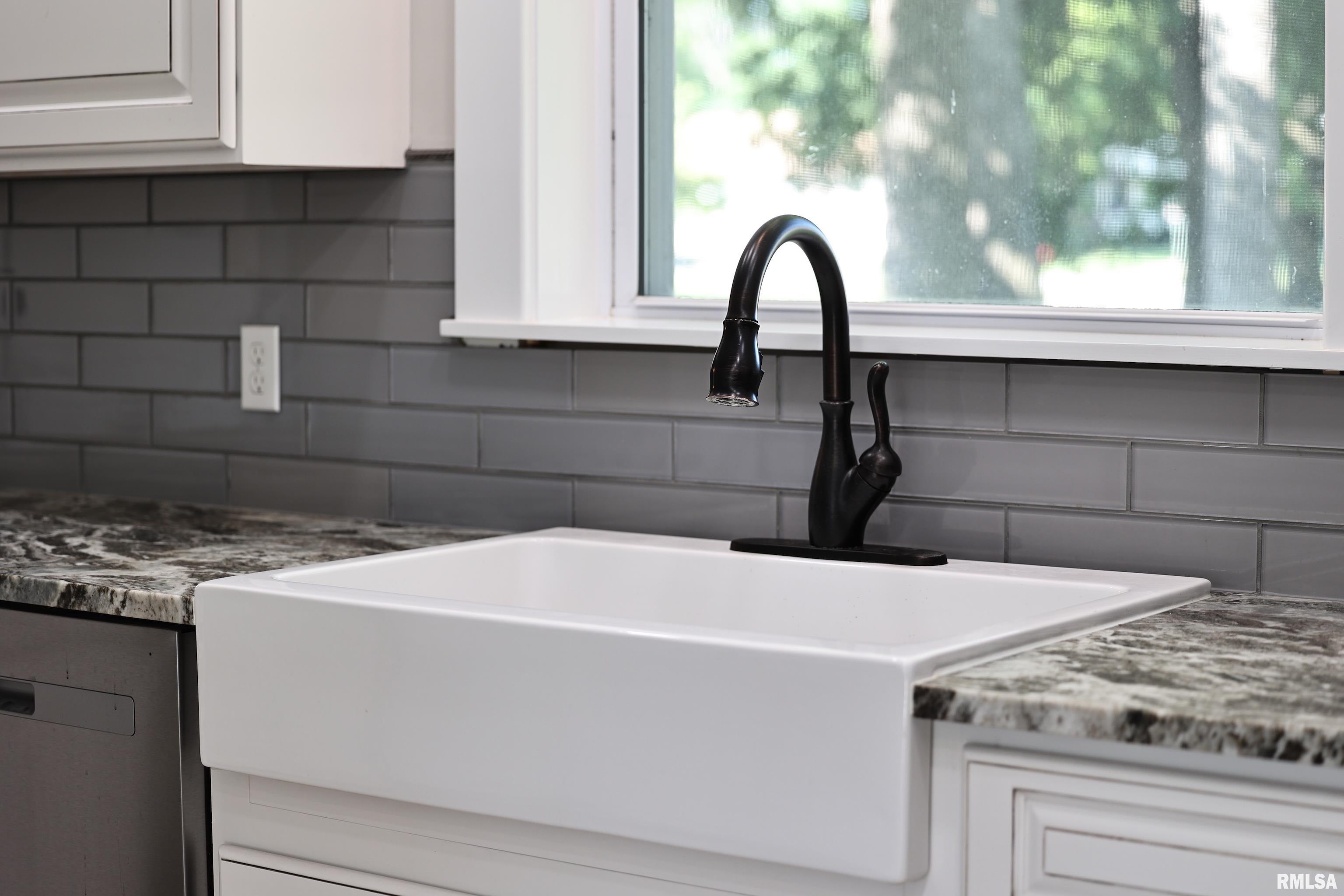 220 East Fayette Street Pittsfield, IL 62363 - Photo 39 of 75