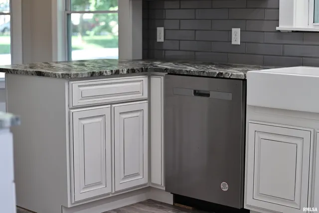 $255,000 | 220 East Fayette Street, Pittsfield, IL 62363