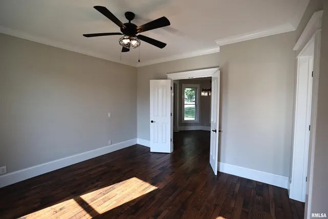 $255,000 | 220 East Fayette Street, Pittsfield, IL 62363