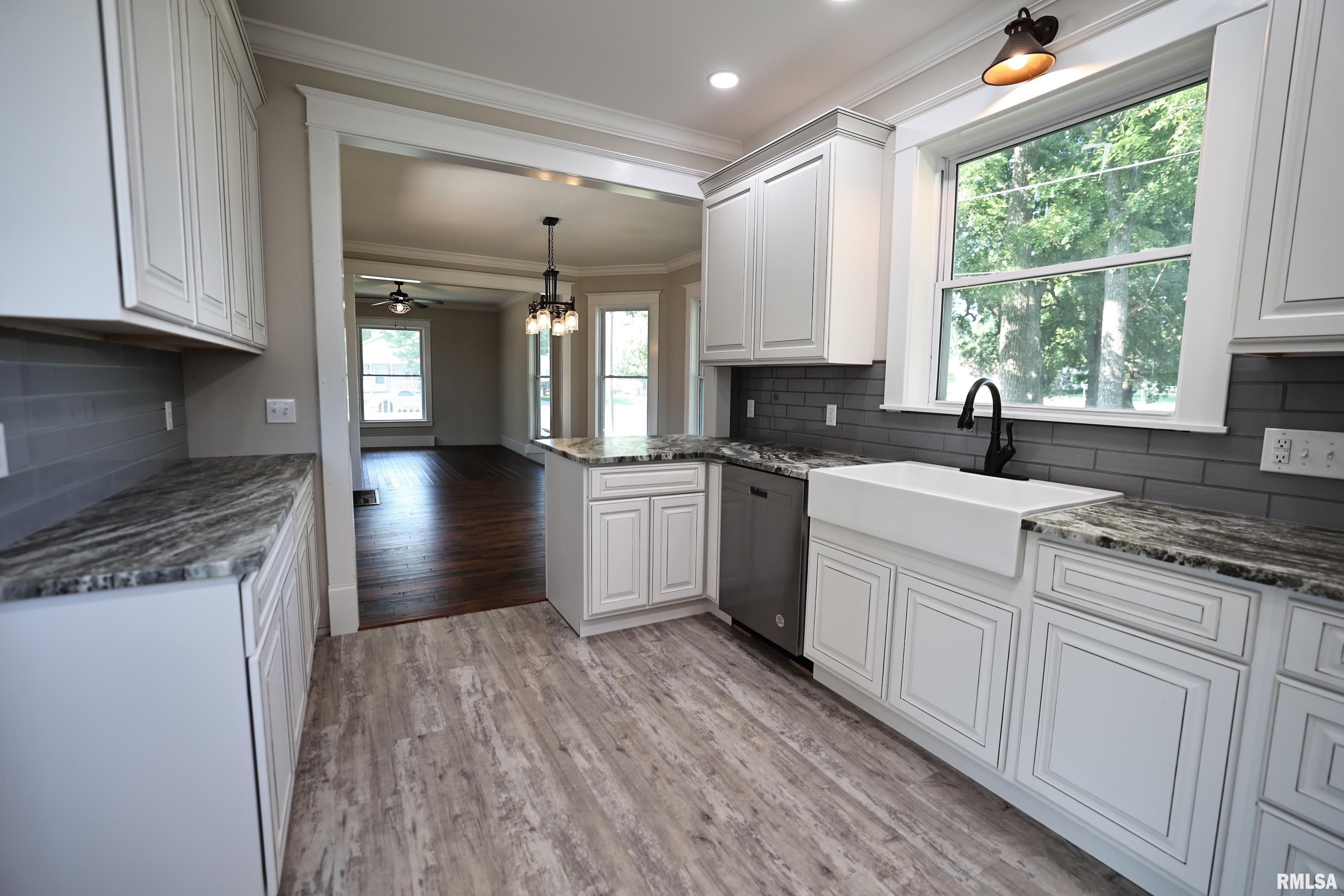 220 East Fayette Street Pittsfield, IL 62363 - Photo 54 of 75