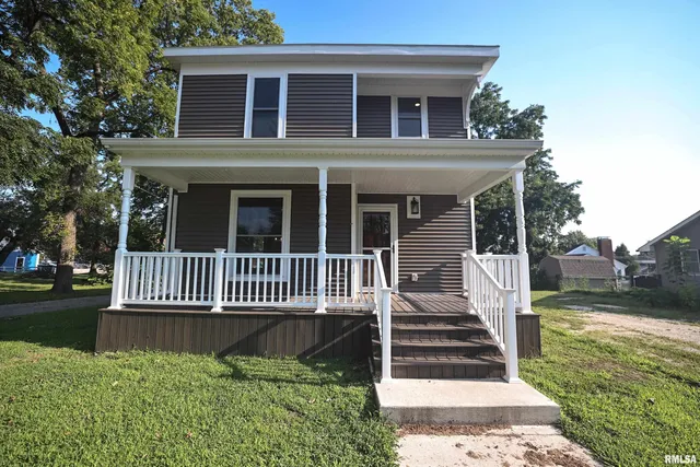 $255,000 | 220 East Fayette Street, Pittsfield, IL 62363