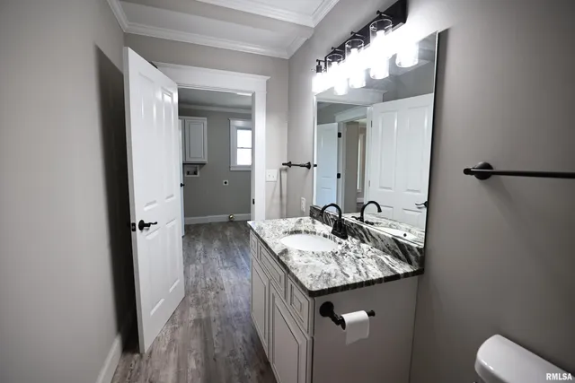 $255,000 | 220 East Fayette Street, Pittsfield, IL 62363