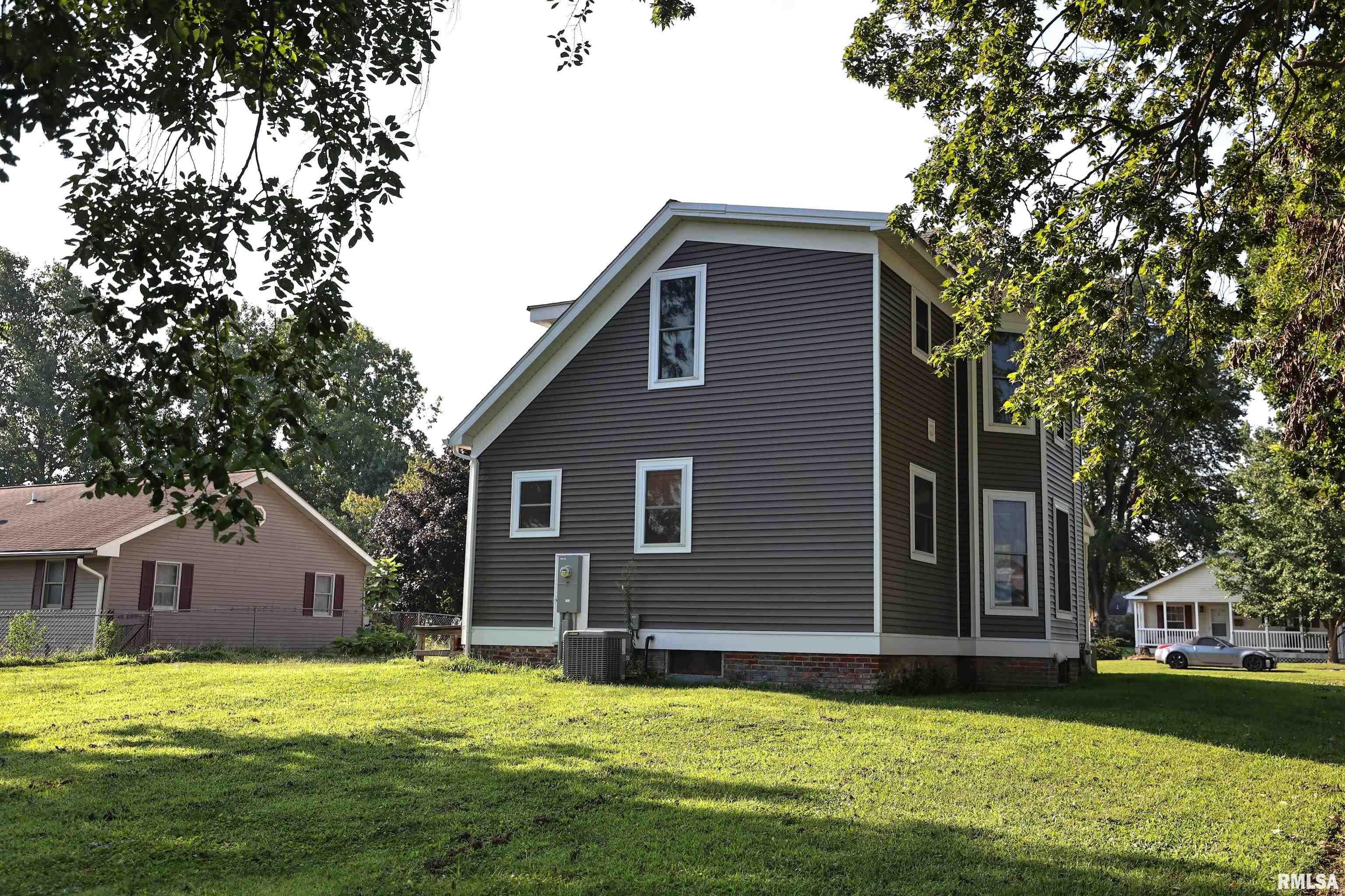 220 East Fayette Street Pittsfield, IL 62363 - Photo 9 of 75