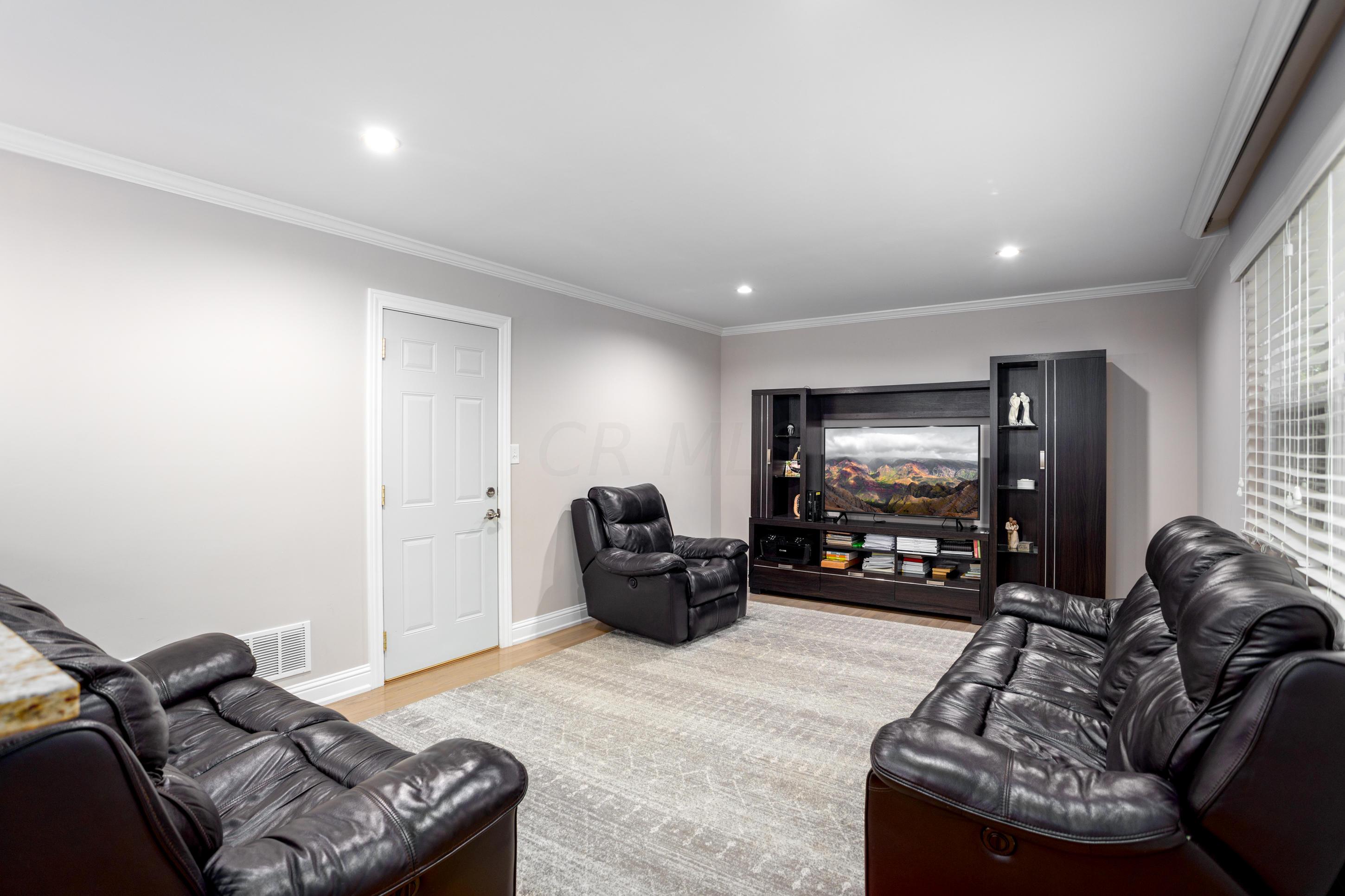 4883 Cosgray Road Hilliard, OH 43026 - Photo 14 of 44 Gallery Image 14