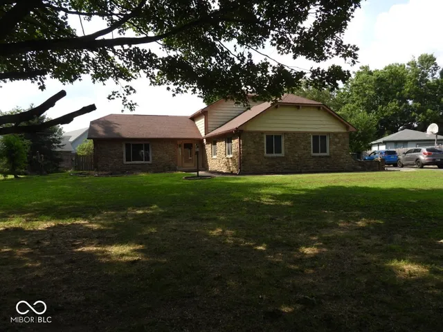 $352,500 | 5962 Oak Hill W Drive, Plainfield, IN 46168