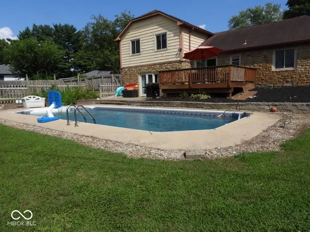 $352,500 | 5962 Oak Hill W Drive, Plainfield, IN 46168