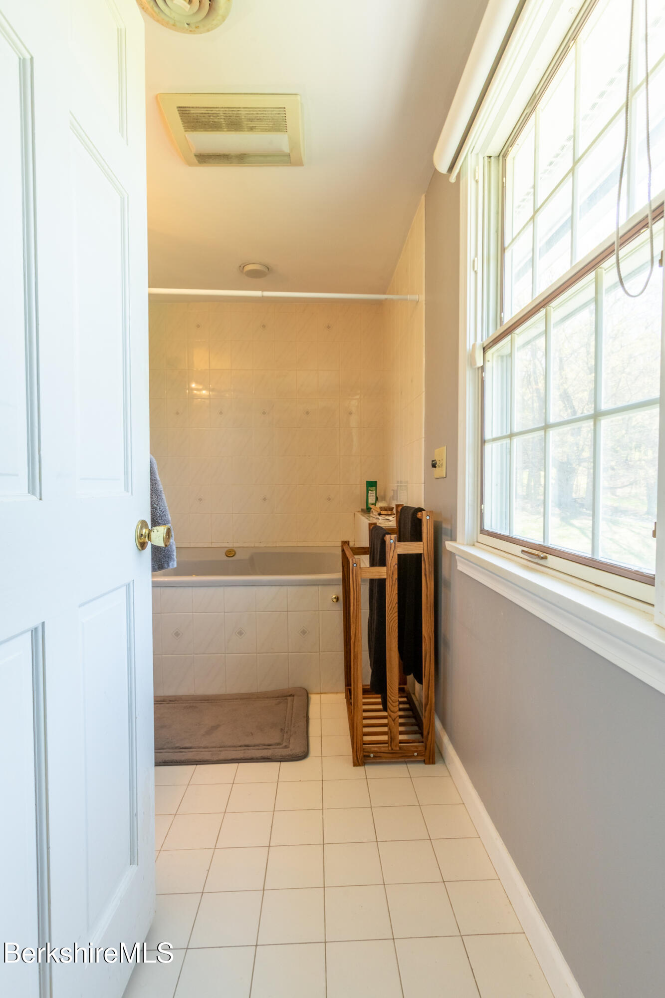 147 Brough Road Cheshire, MA 01225 - Photo 37 of 62 Primary bath