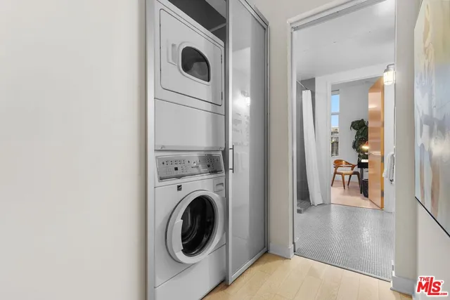 $1,199,000 | 4080 Glencoe Avenue, Unit 220, Marina del Rey, CA 90292