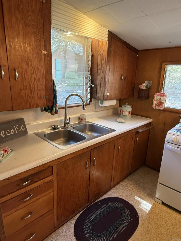 9150- Pine Creek Road, Unit 37 Pine Valley, CA 91962 - Photo 14 of 47 Kitchen