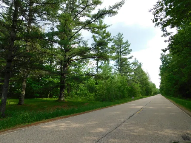 $299,950 | W606 Joe Johnson Road, Suring, WI 54174