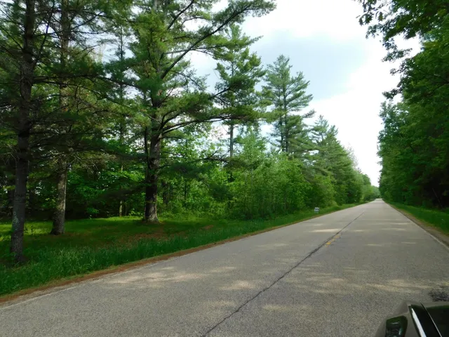 $299,950 | W606 Joe Johnson Road, Suring, WI 54174