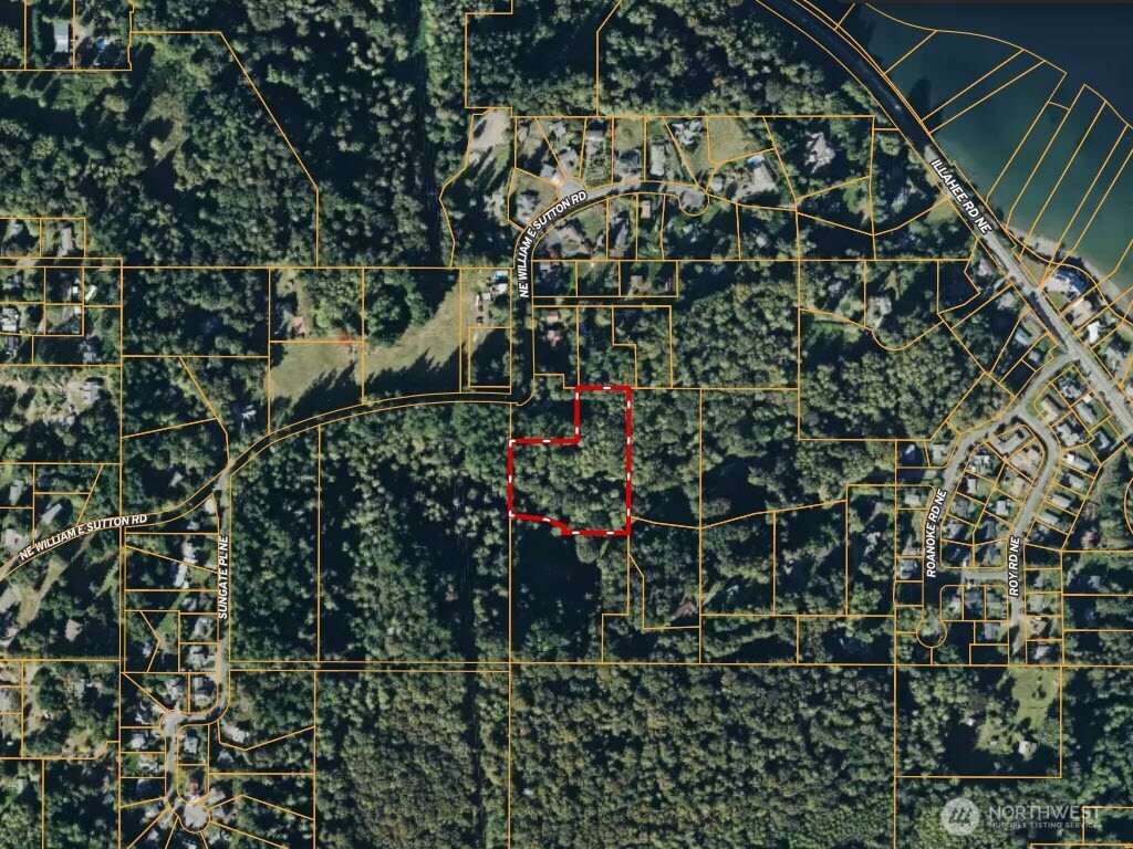 2633 Northeast Strand Road Bremerton, WA 98311 - Photo 4 of 11