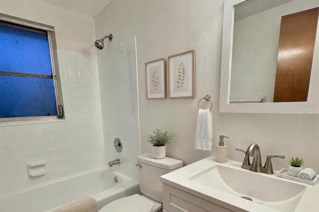 1008 Duquesne Road Venice, FL 34293 - Photo 5 of 18