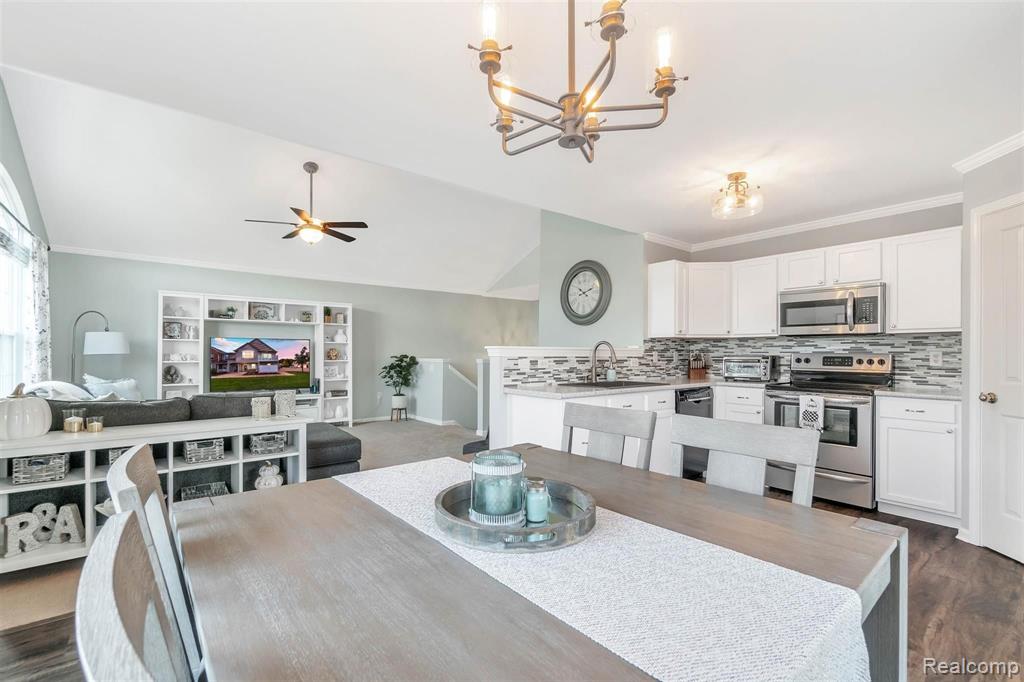 4268 Hampton Ridge Boulevard, Unit 168 Howell, MI 48843 - Photo 9 of 25