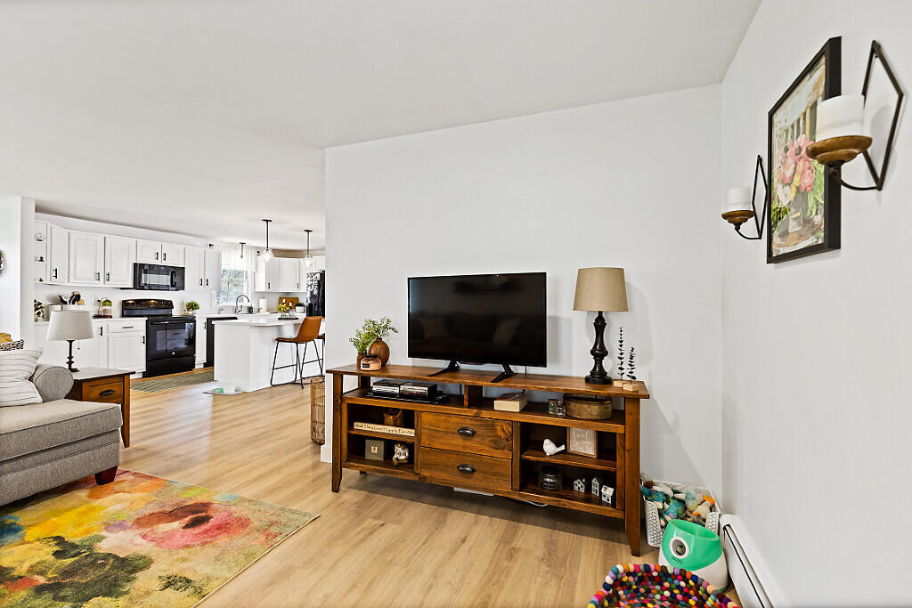 816 Riverside Drive Augusta, ME 04330 - Photo 18 of 73 27_BP5A7883_DxO_mls