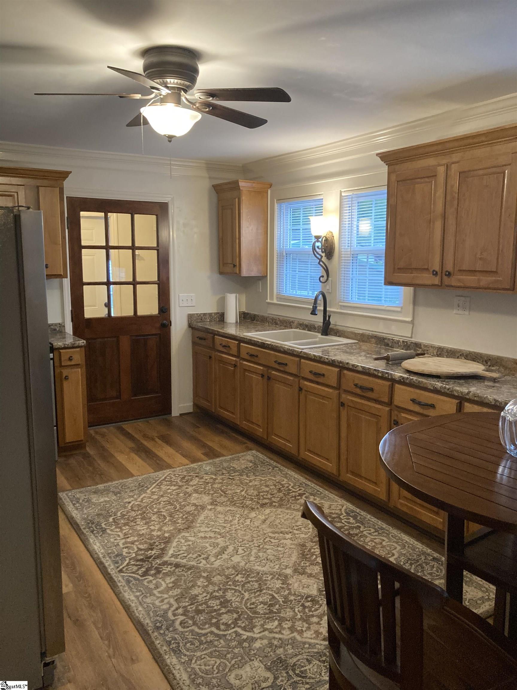602 Musgrove Street Clinton, SC 29325 - Photo 3 of 16 Gallery Image 3