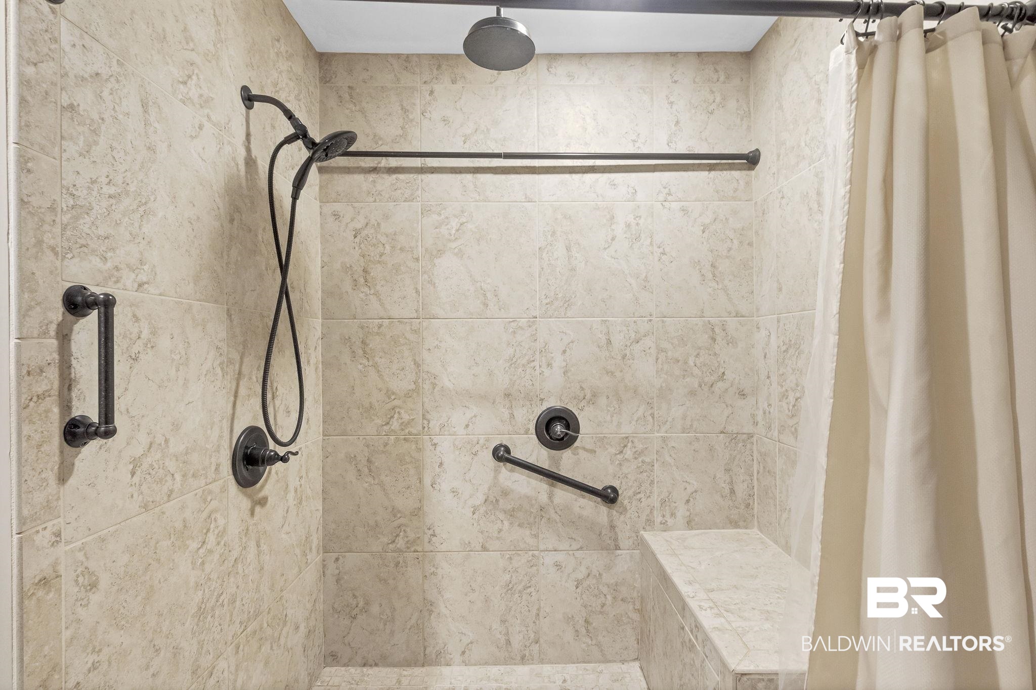 2901 Alston Court Mobile, AL 36605 - Photo 35 of 59 Bathroom 3