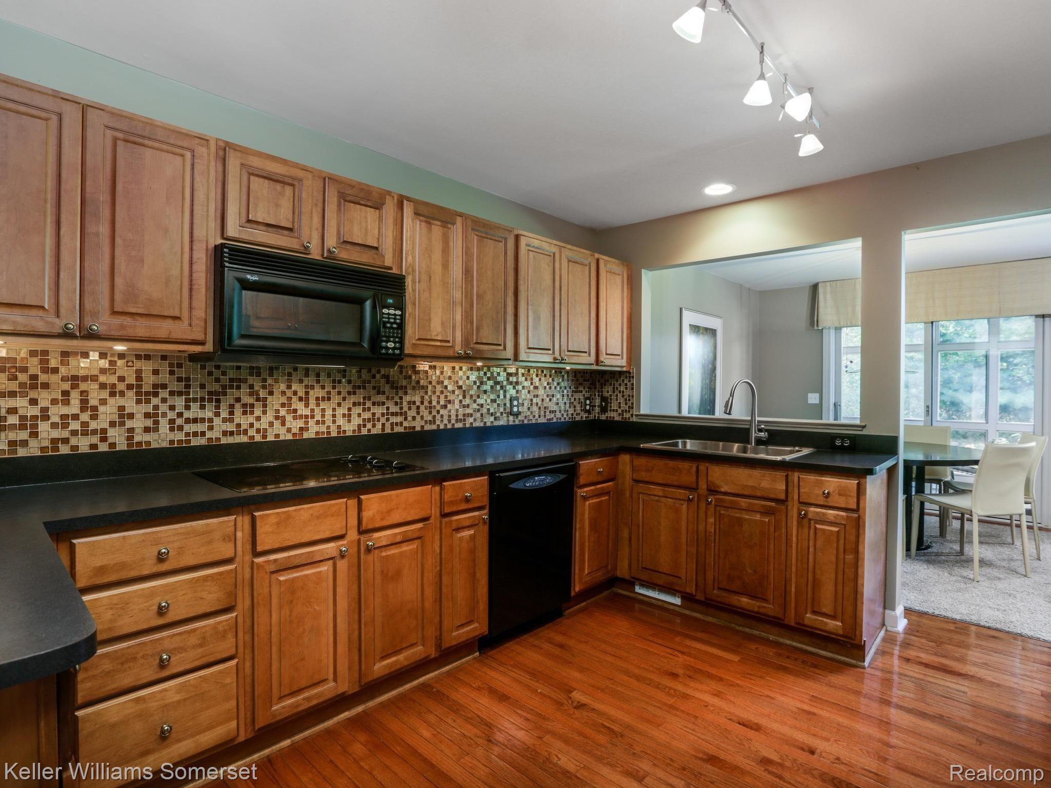 4699 Oakhurst Ridge Road Clarkston, MI 48348 - Photo 20 of 39 4699 Oakhurst Ridge Rd-009-009-4699 Oakhurst Ridge Road-MLS_Size.jpg