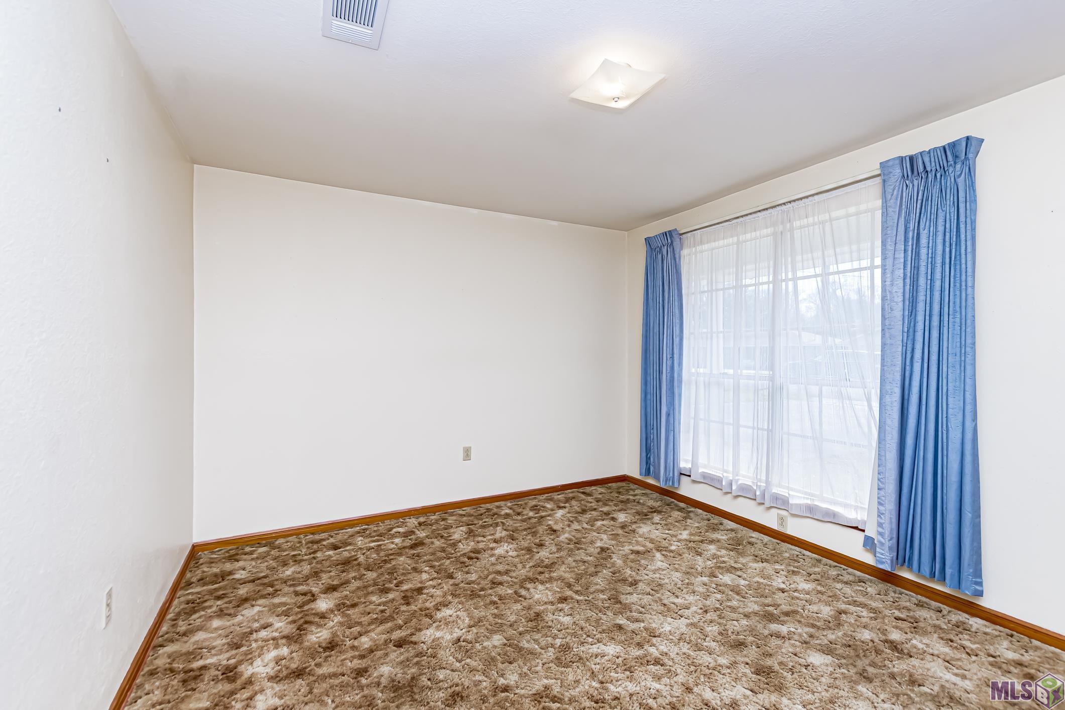 8925 Syble Drive Baton Rouge, LA 70814 - Photo 3 of 23 Bright and Spacious Living Room