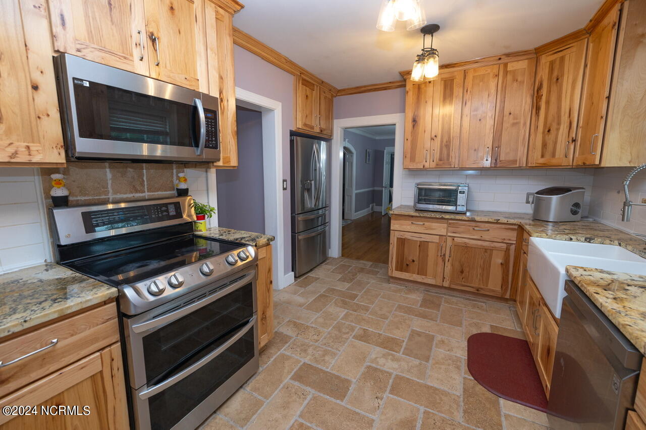 1048 East Rock Spring Road Greenville, NC 27858 - Photo 14 of 46 6W4A0275