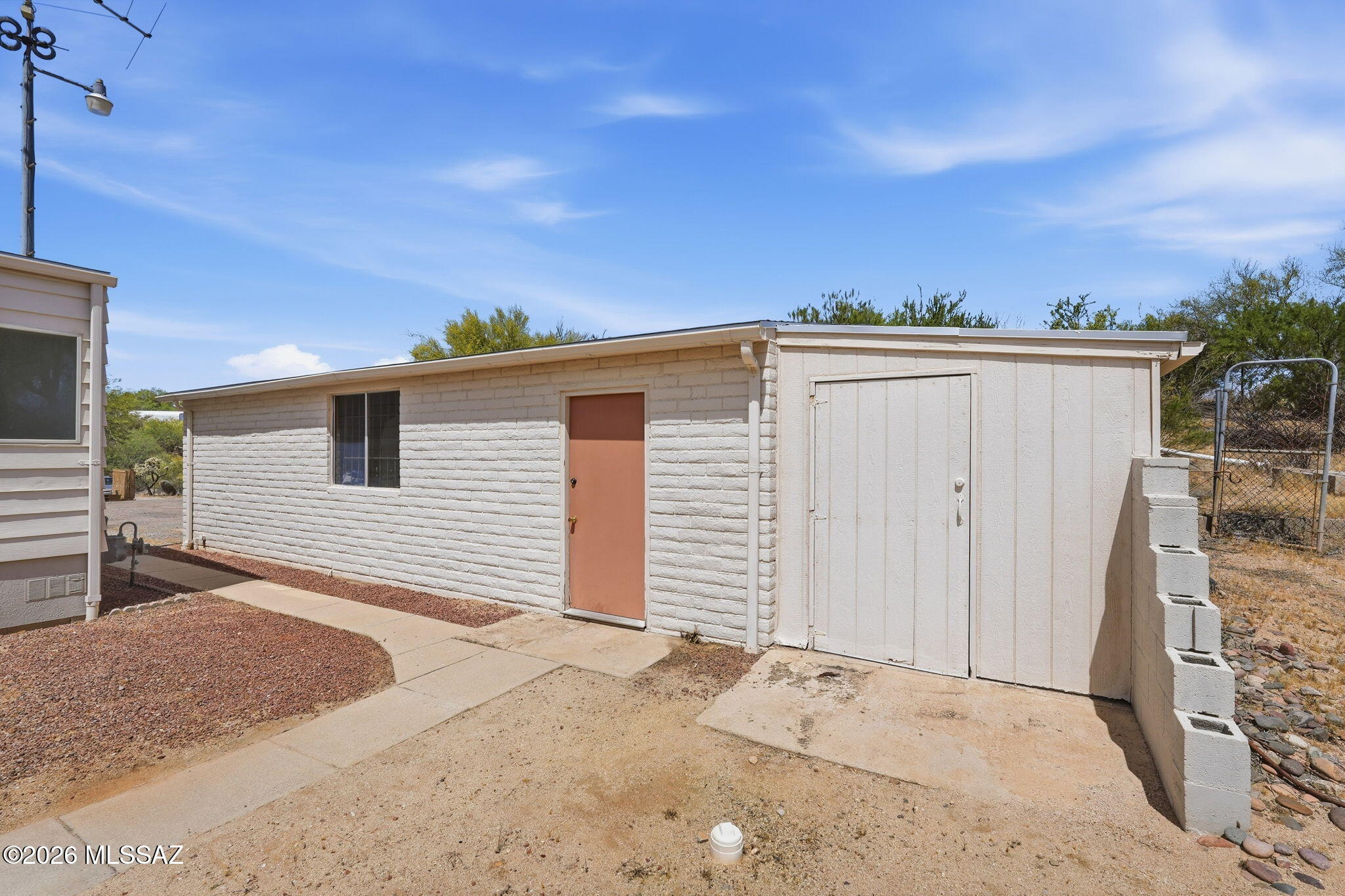 4085 East Wilds Road Tucson, AZ 85739 - Photo 36 of 41 Garage with storage