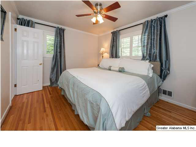 421 Cliff Place Birmingham, AL 35209 - Photo 17 of 32