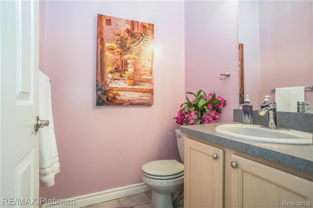 8433 Hyne Road Brighton, MI 48114 - Photo 18 of 39 First Floor Half Bath