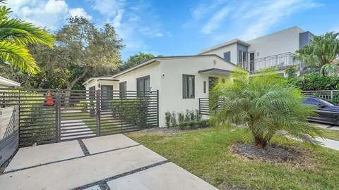 $3,500 | 3764 Southwest 27th Lane, Unit 3762, Miami, FL 33134