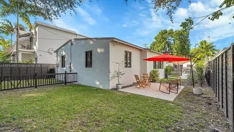 $3,500 | 3764 Southwest 27th Lane, Unit 3762, Miami, FL 33134