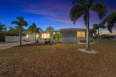 $425,000 | 2990 37th Street North, St. Petersburg, FL 33713