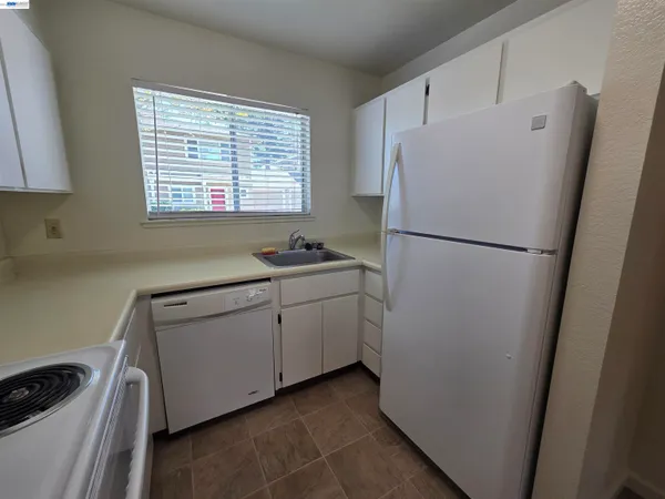 $2,925 | 7596 Silvertree Lane, Dublin, CA 94568