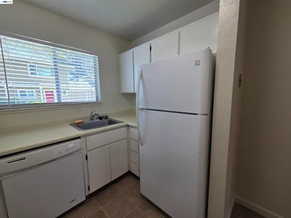 $2,925 | 7596 Silvertree Lane, Dublin, CA 94568