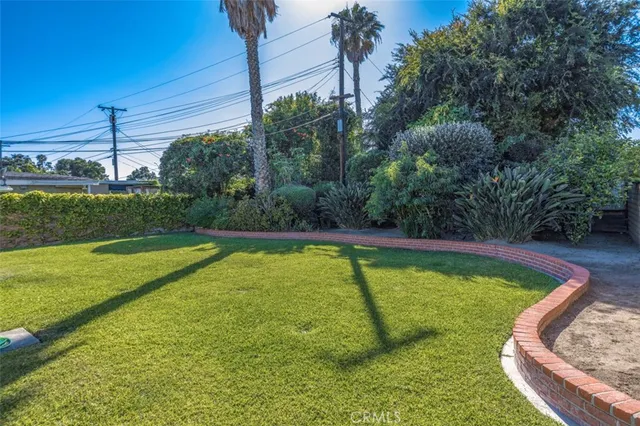 $4,995 | 2391 Westminster Avenue, Costa Mesa, CA 92627