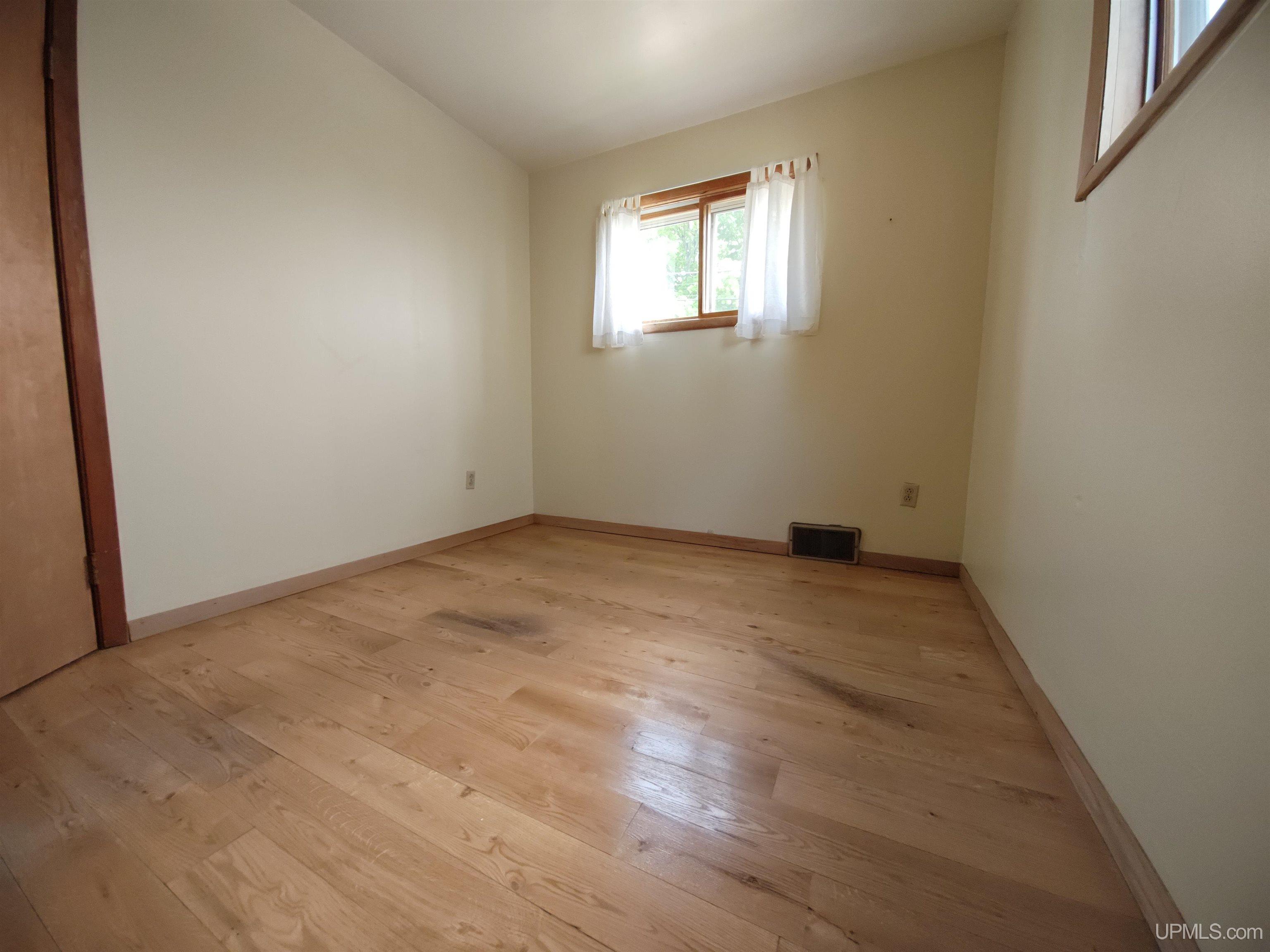61 4th Street South Range, MI 49963 - Photo 12 of 35