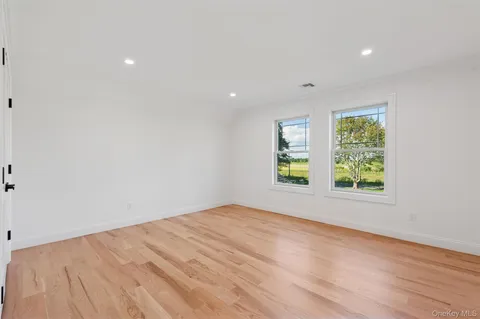 $1,875,000 | 5675 Bridge Lane, Cutchogue, NY 11935